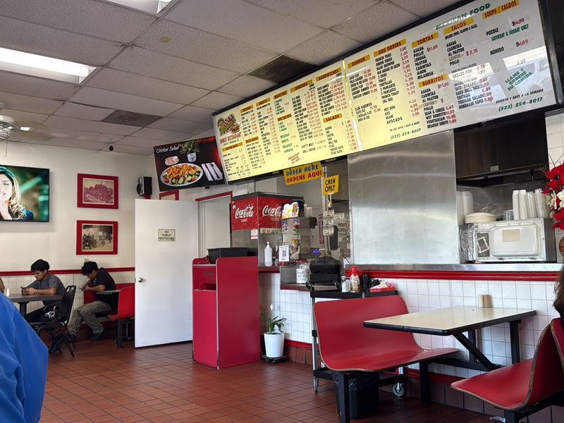 10 Hole-In-The-Wall California Breakfast Joints That Are Cash-Only But People Still Line Up - Decor Hint Mando's, Highland Park