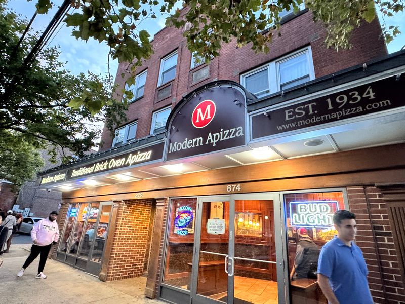 Modern Apizza, New Haven