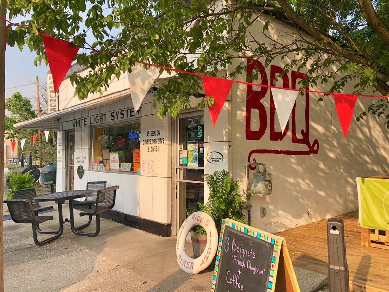 The Atmosphere Alone Makes These 10 Kentucky Restaurants Worth The Drive - Decor Hint Rick's White Light Cajun Diner