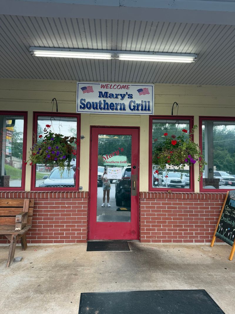 Mary's Southern Grill, Young Harris