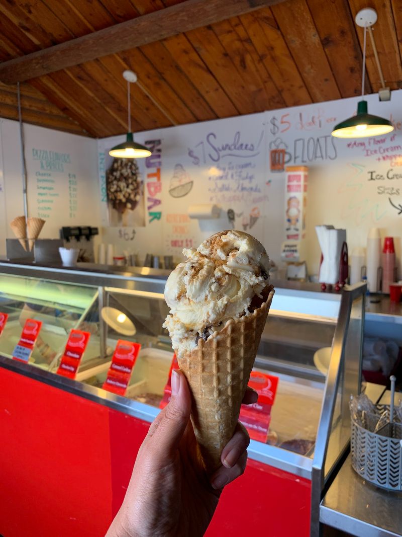 Mix A Casual Pizza Stop With A Full-On Dessert Run