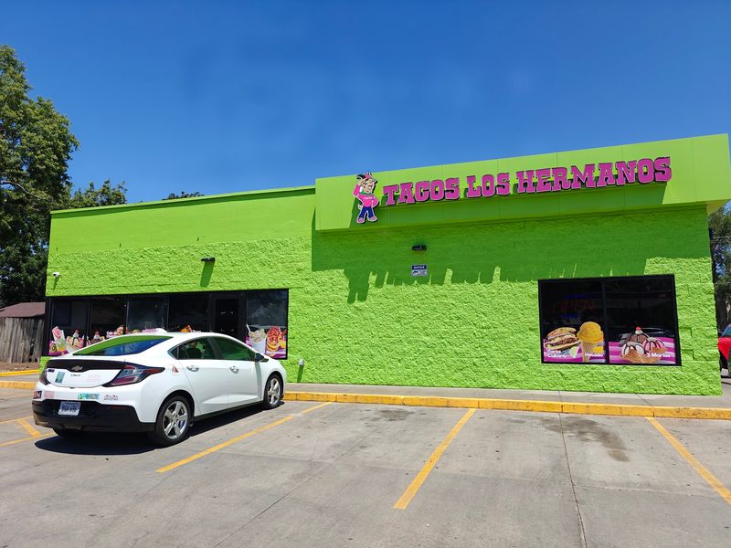 This Nebraska Taco Spot Serves Birria Tacos And A Salsa Bar Worth The Trip - Decor Hint Look For The Lime-Green Building In Havelock