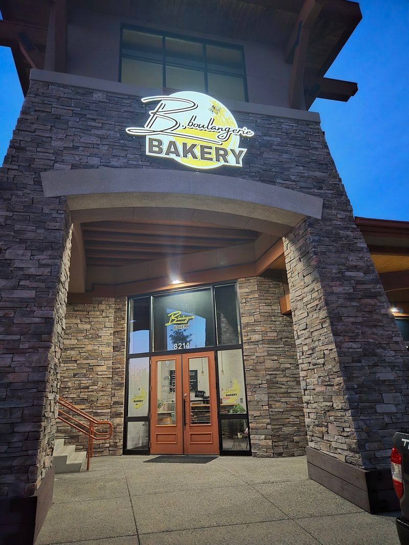 B. Boulangerie, Hayden