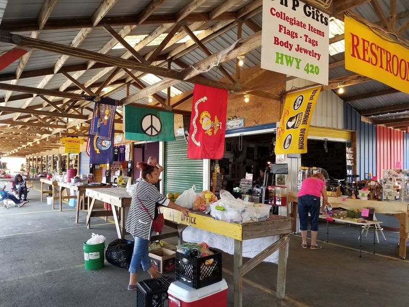 Smiley's Flea Market, Macon