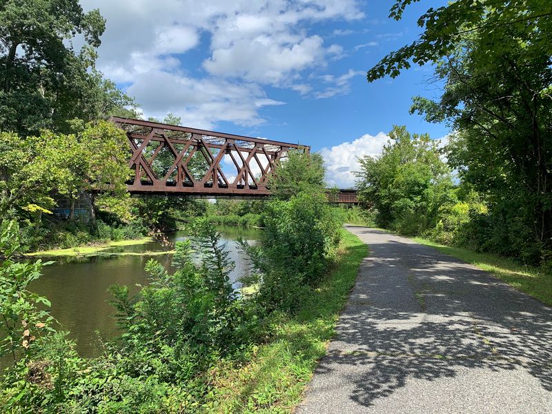 Windsor Locks Canal State Park Trail, Suffield