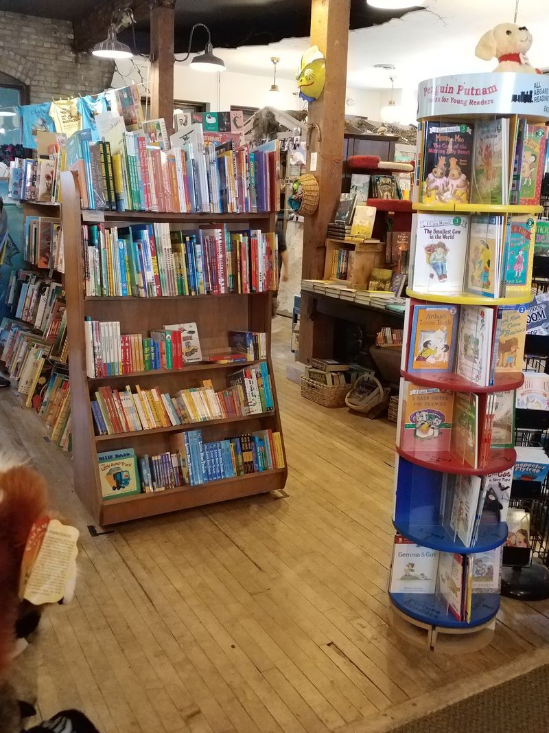 Discover Priceless Literary Finds At This Little-Known Minnesota Bookstore - Decor Hint Story Times And Author Visits