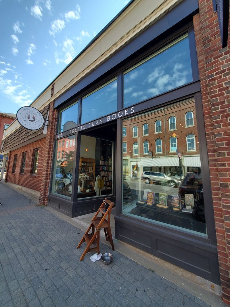 Arctic Tern Books, Rockland