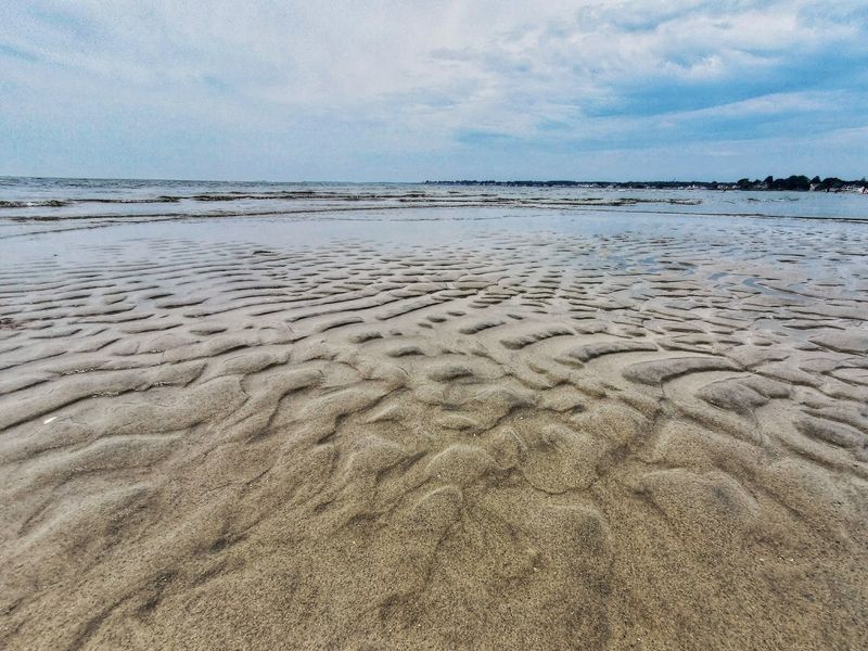 These 8 Connecticut Beaches Where Hidden Coastal Treasures Wash Up On Shore - Decor Hint Harvey's Beach, Old Saybrook
