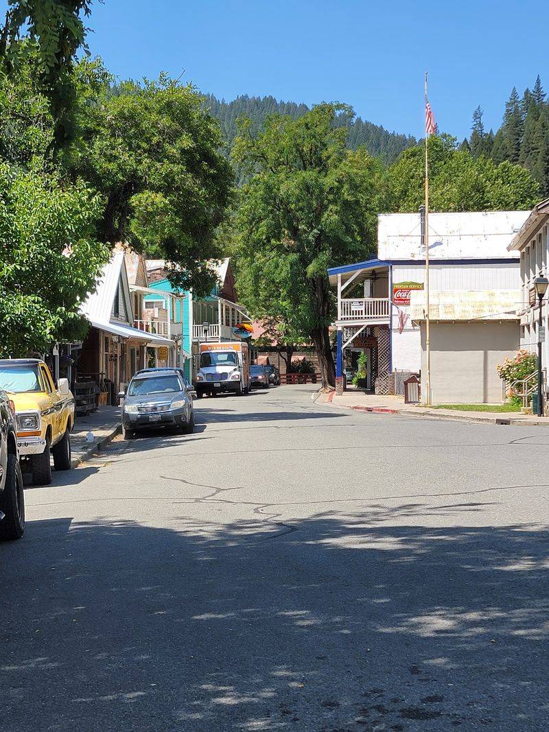 13 Quiet California Mountain Towns That Haven’t Been Spoiled By Tourists Yet - Decor Hint Downieville, Sierra County