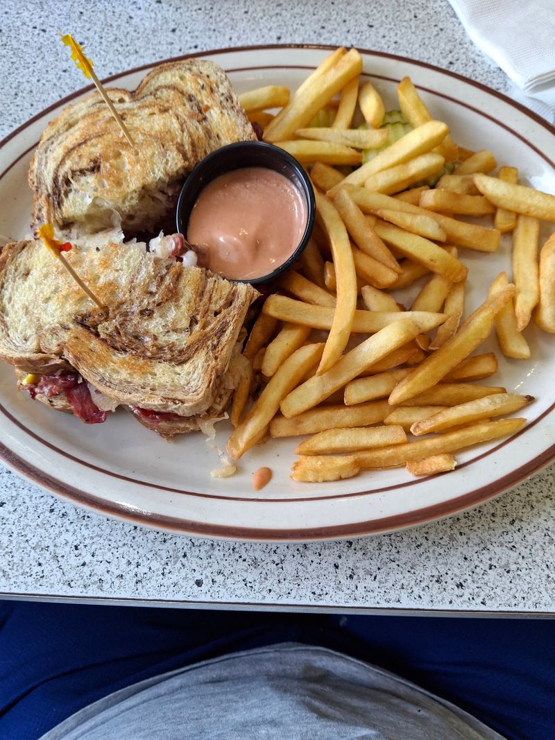 Lunch Plates Hold Their Own