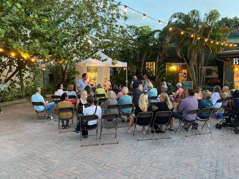 This Florida Bookstore Makes Its Atmosphere Just As Unforgettable As The Books - Decor Hint Planning Your Visit Without Overthinking It