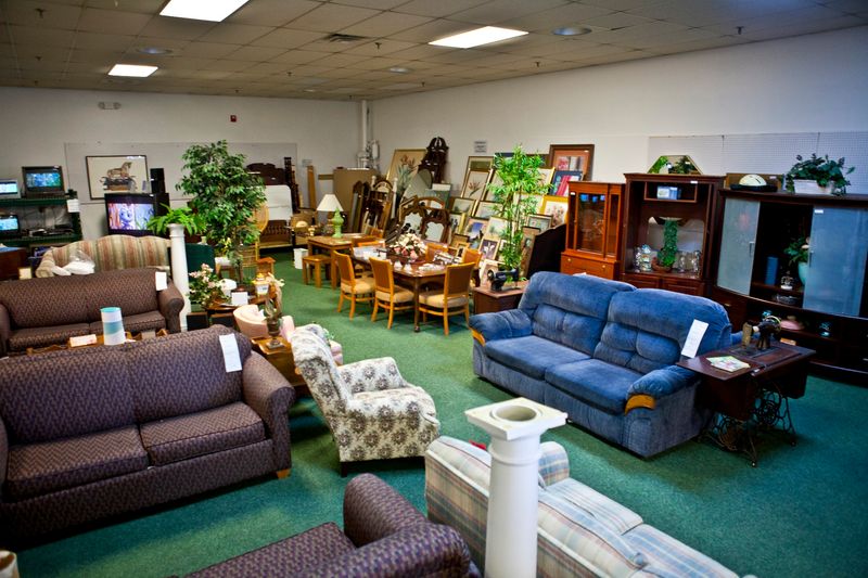 Donate Your Clutter To These 10 Kentucky Places Where It Becomes Somebody Else's Fresh Start - Decor Hint Habitat For Humanity ReStore, Florence