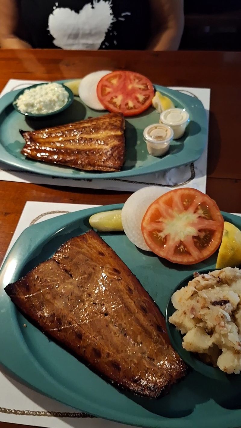 These 10 Classic Florida Restaurants Still Got The Game - Decor Hint Ted Peters Famous Smoked Fish, St. Petersburg
