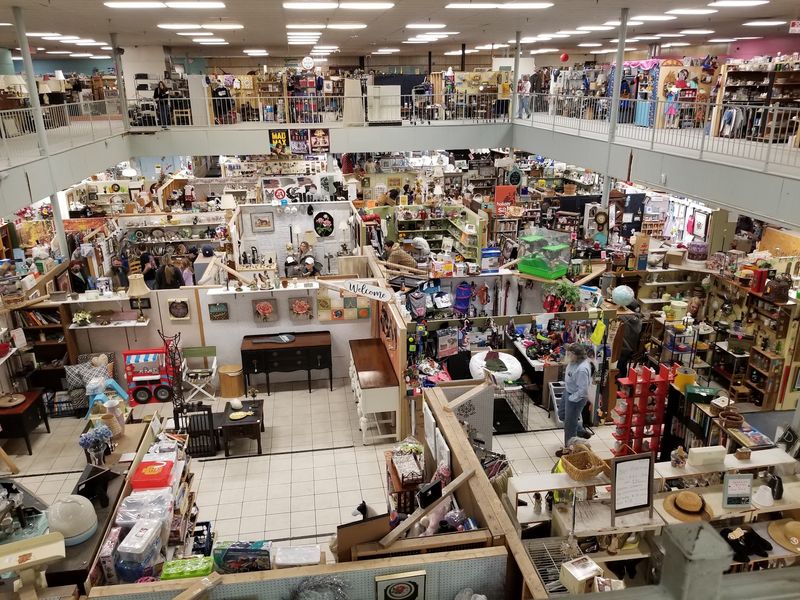 Where Lexington Shoppers Go Looking For Old Kentucky Charm