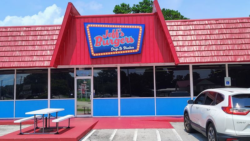 Jeff's Burgers, Dogs & Shakes