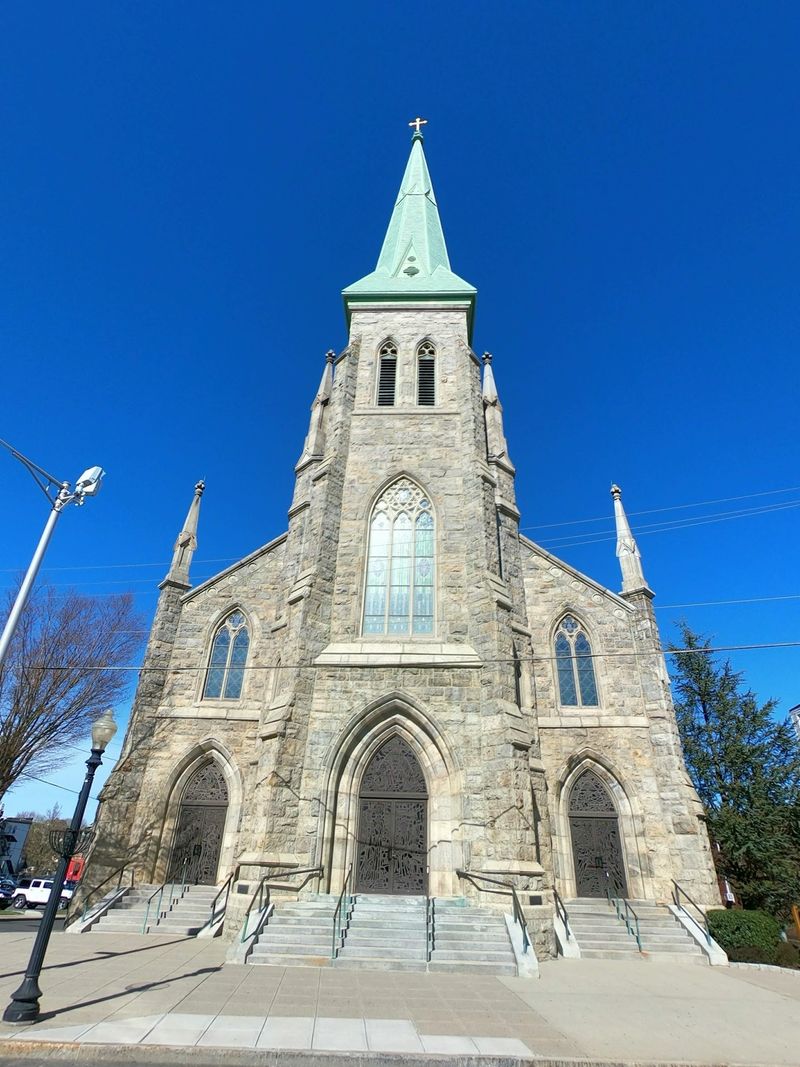 10 Churches In Connecticut With Architecture That Feels Straight Out Of Europe - Decor Hint St. Peter Church, Danbury