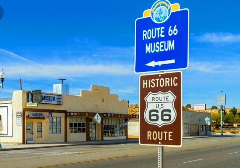This 18-Mile Southern California Bike Trail Follows The Ghost Of An Old Electric Railway - Decor Hint Historic Route 66 Appears Along The Way
