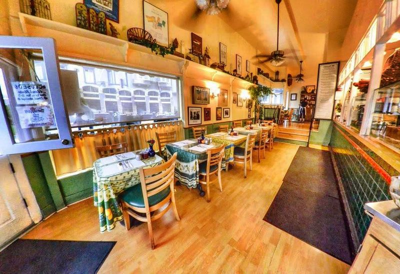 10 Hole-In-The-Wall California Breakfast Joints That Are Cash-Only But People Still Line Up - Decor Hint Mama's On Washington Square, San Francisco
