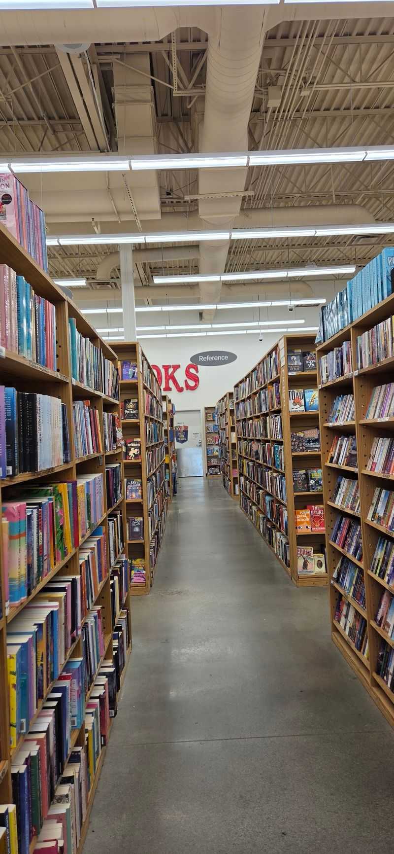 This Massive Idaho Used-Book Paradise Is The Only One Of Its Kind In The State - Decor Hint Bringing The Kids Along