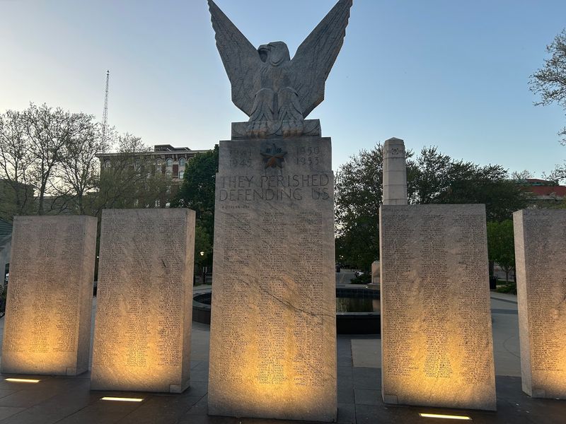 This Grand Rapids Ghost Tour Brings Michigan History To Life After Dark - Decor Hint Legends Lurking Around Every Corner