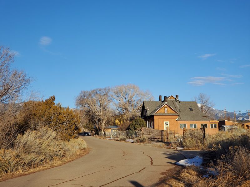 10 Scenic Small Towns Along New Mexico's Famous Enchanted Circle - Decor Hint Arroyo Hondo