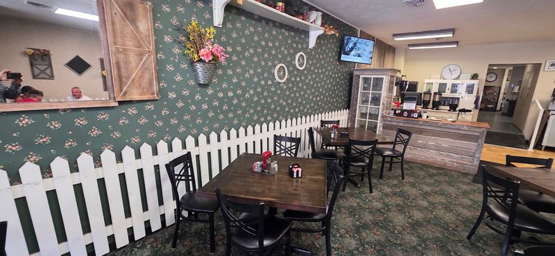 Picket Fence Cafe, Columbus
