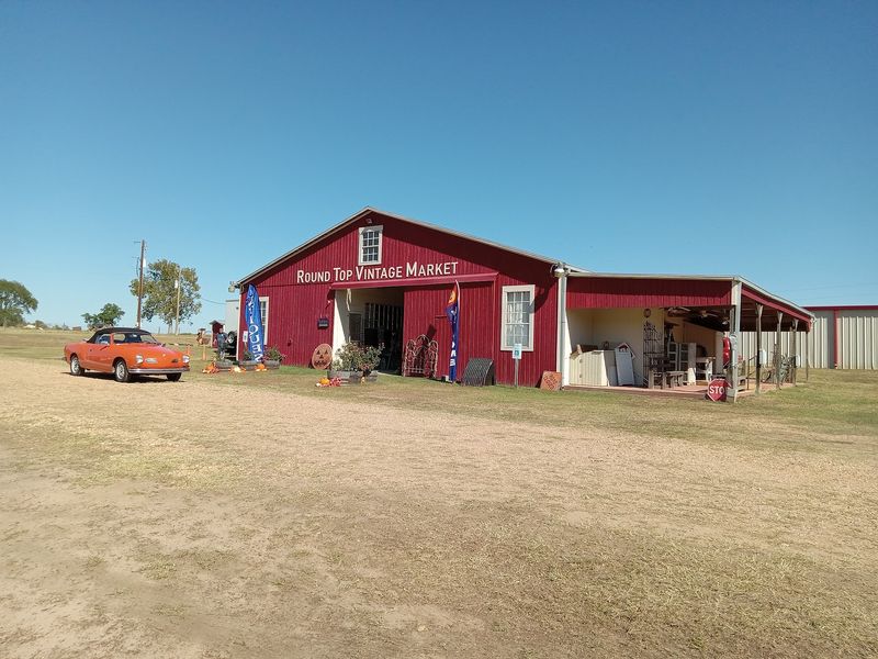 9 Texas Day Trips That Go Beyond The Usual Tourist Attractions - Decor Hint Round Top Antiques District