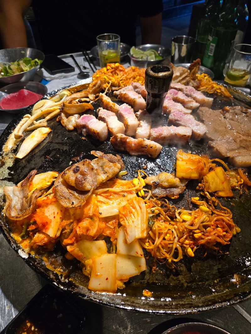 The Cauldron Lid Grill Behind The Obsession