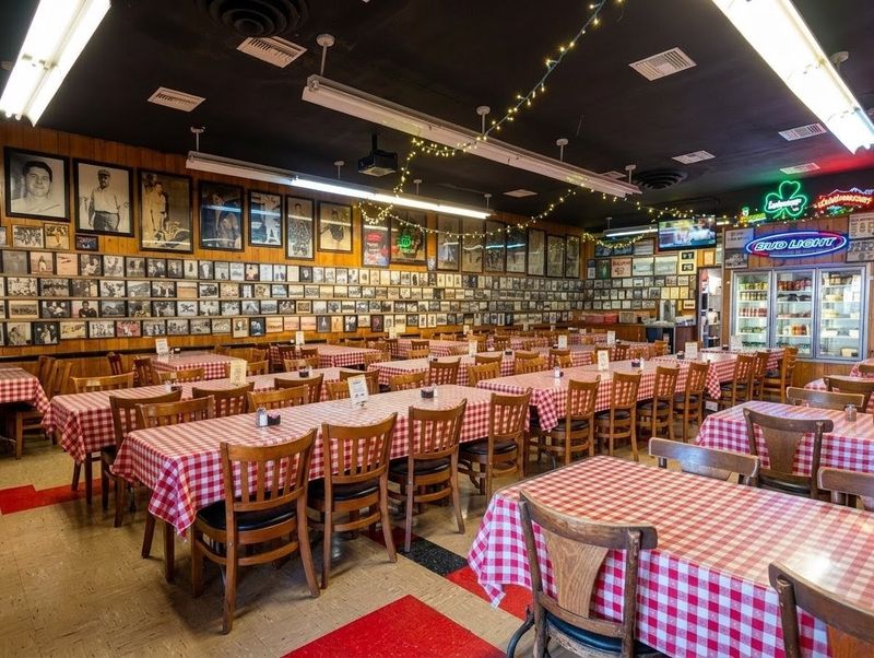 Luigi's Restaurant and Delicatessen, Bakersfield