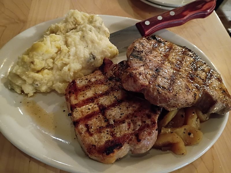 This Legendary Supper Club In Indiana Has The Best Prime Rib In The Midwest - Decor Hint Why La Porte, Indiana Deserves A Food Road Trip