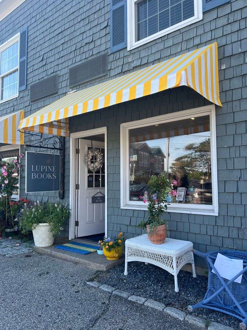 Lupine Books, Kennebunkport