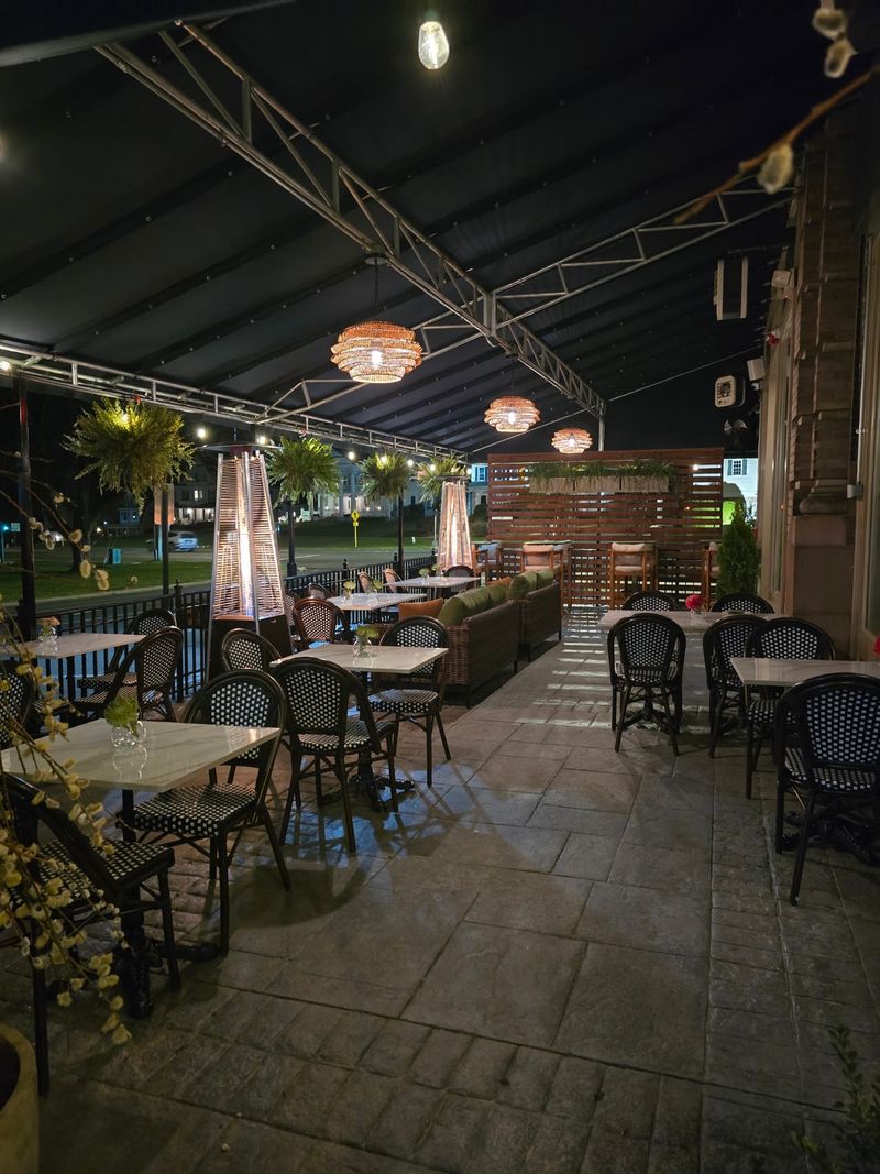 Don't Let August End Without Trying These 7 New Connecticut Restaurants - Decor Hint Zaza's On Main, New Milford
