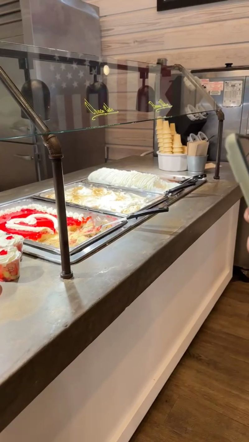 This All-You-Can-Eat Florida Buffet Is A Must-Visit For Hungry Diners - Decor Hint Desserts That Steal The Spotlight