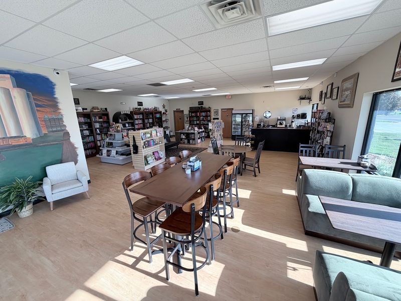 8 Cozy Bookstore Cafés In Nebraska Made For Lingering - Decor Hint Nichols & Dimes Bookstore, North Platte