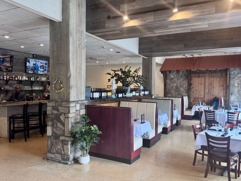 3rd & Cherry Steak And Seafood And Bar, Macon