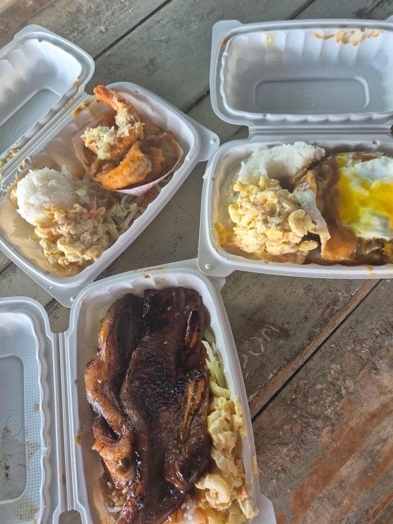This Tiny Bakery In Hawaii Is Famous For Its World-Known Cream Pies - Decor Hint A Breakfast Menu Worth Waking Up For