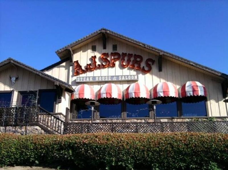 An Easy Dinner Stop Near Highway 101, Open Seven Days A Week