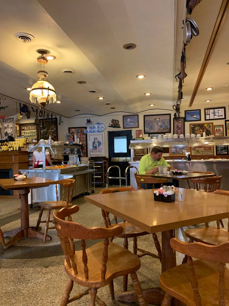 Windy Hollow Restaurant And Museum, Owensboro