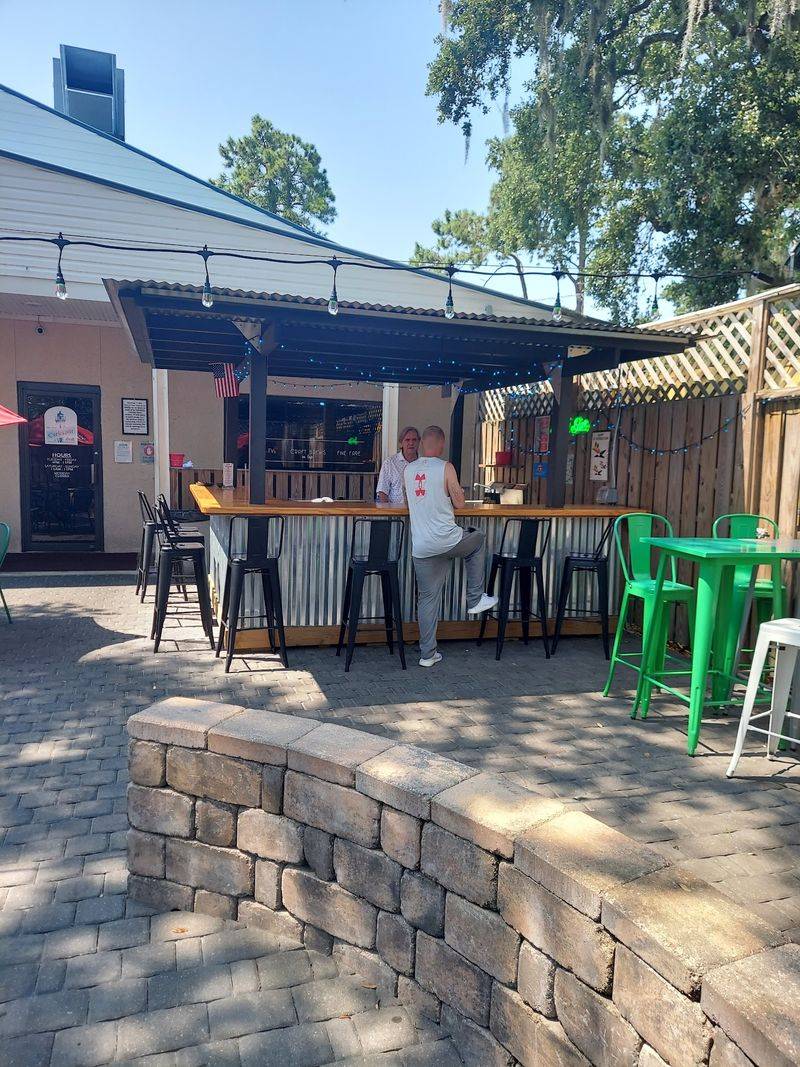 Fresh Coastal Flavors And Local Dining