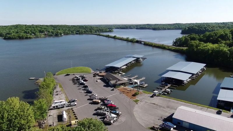 The Old Version Of This Small Kentucky Town Is Still Sitting Under A Lake - Decor Hint Why Submerged Towns Like This Matter To History