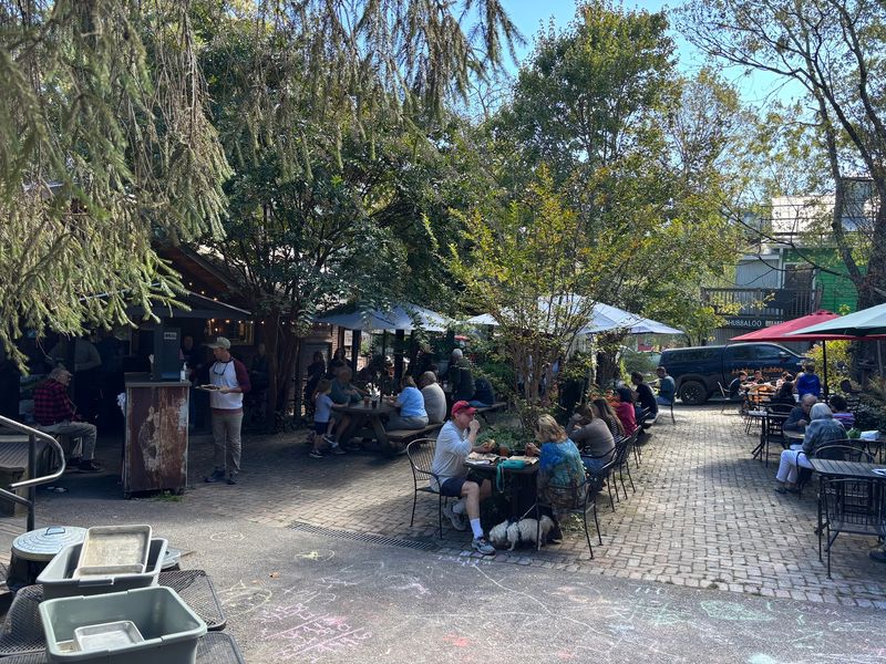 14 Unusual North Carolina Eateries Worth Visiting This August - Decor Hint Hubba Hubba Smokehouse - Backyard Barbecue Bliss