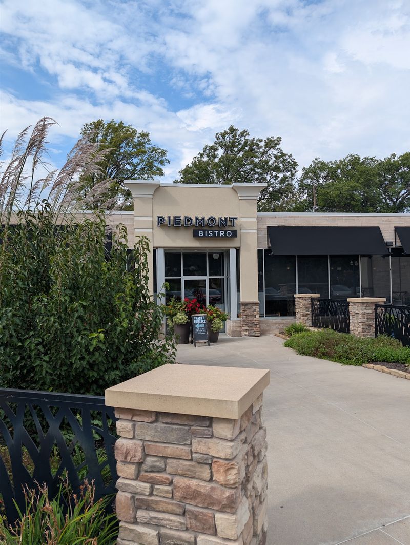 10 Upscale Lincoln, Nebraska Restaurants Where Diners Say The Splurge Is Worth It - Decor Hint Piedmont Bistro