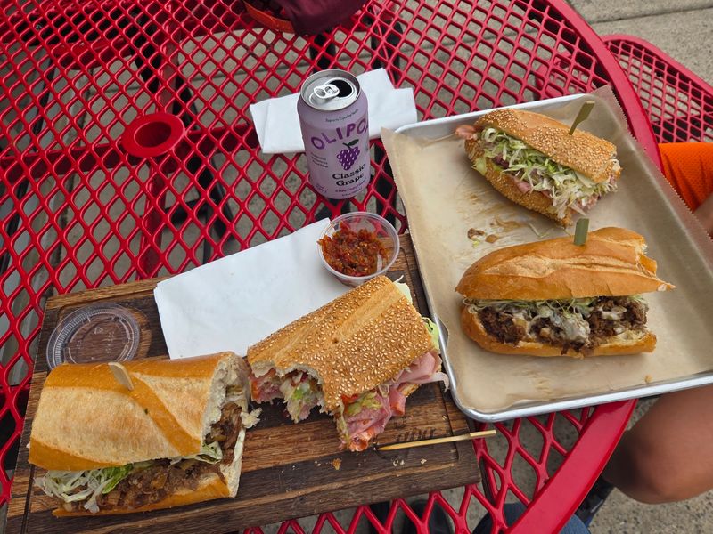 Cheesesteaks That Draw Their Own Crowd