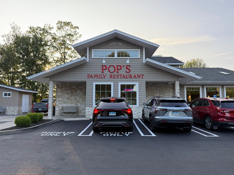 These 13 Milford Restaurants Are The Top Spots To Dine In This Picturesque Connecticut Coastal Town - Decor Hint Pop's Family Restaurant, Milford