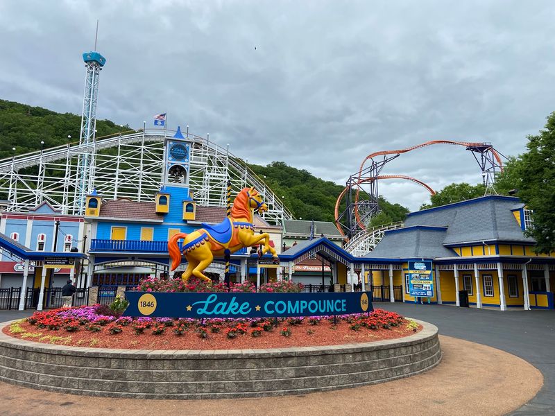 Lake Compounce, Bristol