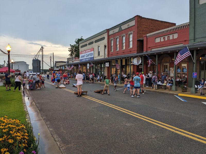 This 35-Mile Georgia Railroad Adventure Rolls Straight Through Jimmy Carter Country - Decor Hint Crossing Lake Blackshear On The Rails