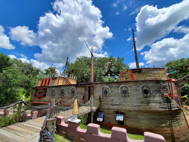The Boat-In-The-Moat Restaurant