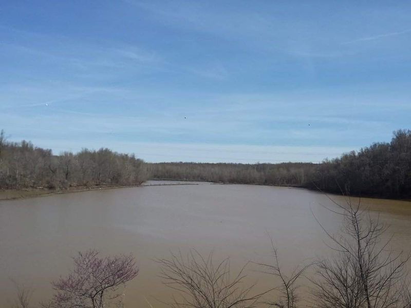 The Old Version Of This Small Kentucky Town Is Still Sitting Under A Lake - Decor Hint The Original Town And Why It Disappeared