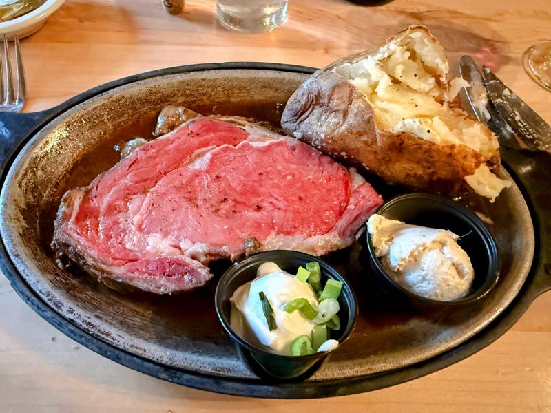 This Legendary Supper Club In Indiana Has The Best Prime Rib In The Midwest - Decor Hint Prime Rib That Lives Up To The Hype
