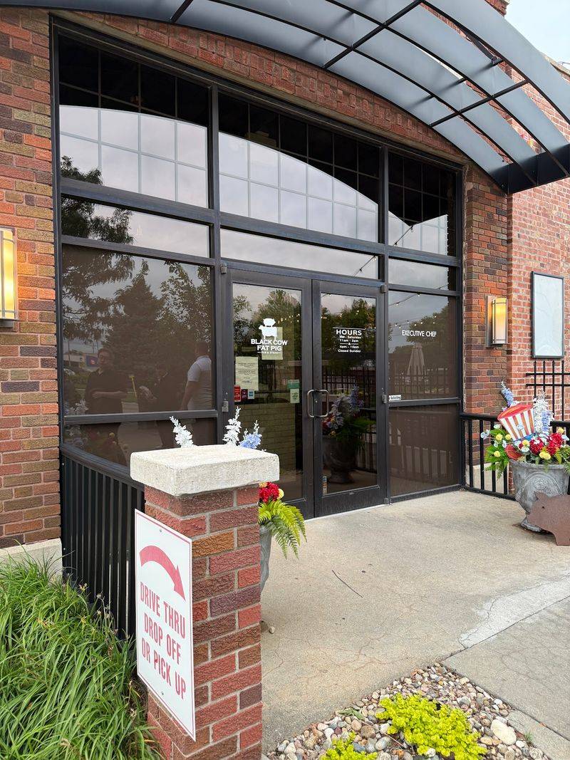 11 Affordable Nebraska Steakhouses That Feel Like A 5-Star Dining Experience - Decor Hint Black Cow Fat Pig | Pub & Steak, Norfolk